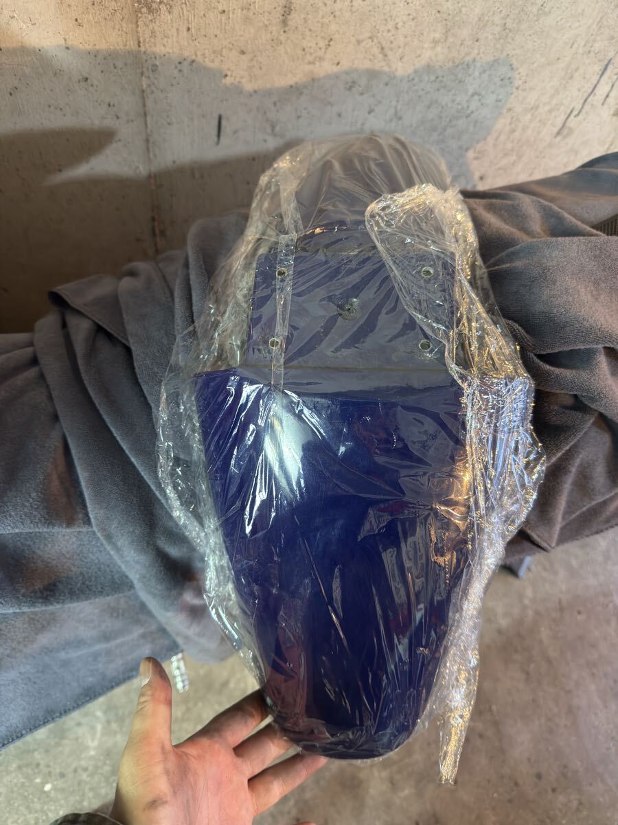 純正 フロントフェンダー 青 SUZUKI RGV 250 Γ フロントフェンダー VJ21 VJ22 VJ23 スズキ ガンマ拍卖