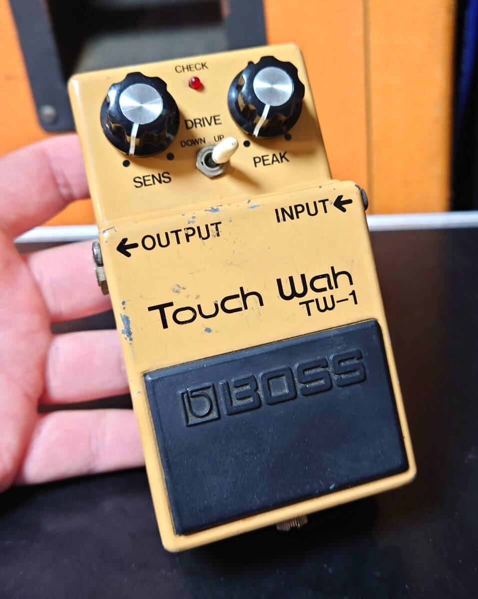 ☆ 最初期モデル!! BOSS TW-1 Touch Wah #7400 メンテナンス済 日本製 MIJ 銀ネジ ボス タッチワウ オートワウ T wah 中古 エフェクター ☆拍卖
