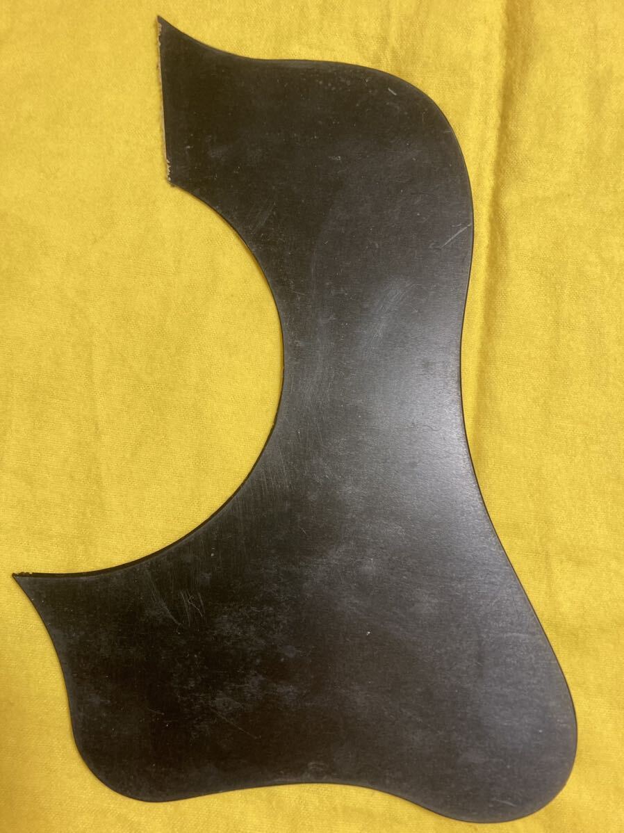 ★11アコギ用ピックガード黒 薄手 未使用品 表面保護フィルム有り 裏面粘着テープなし拍卖