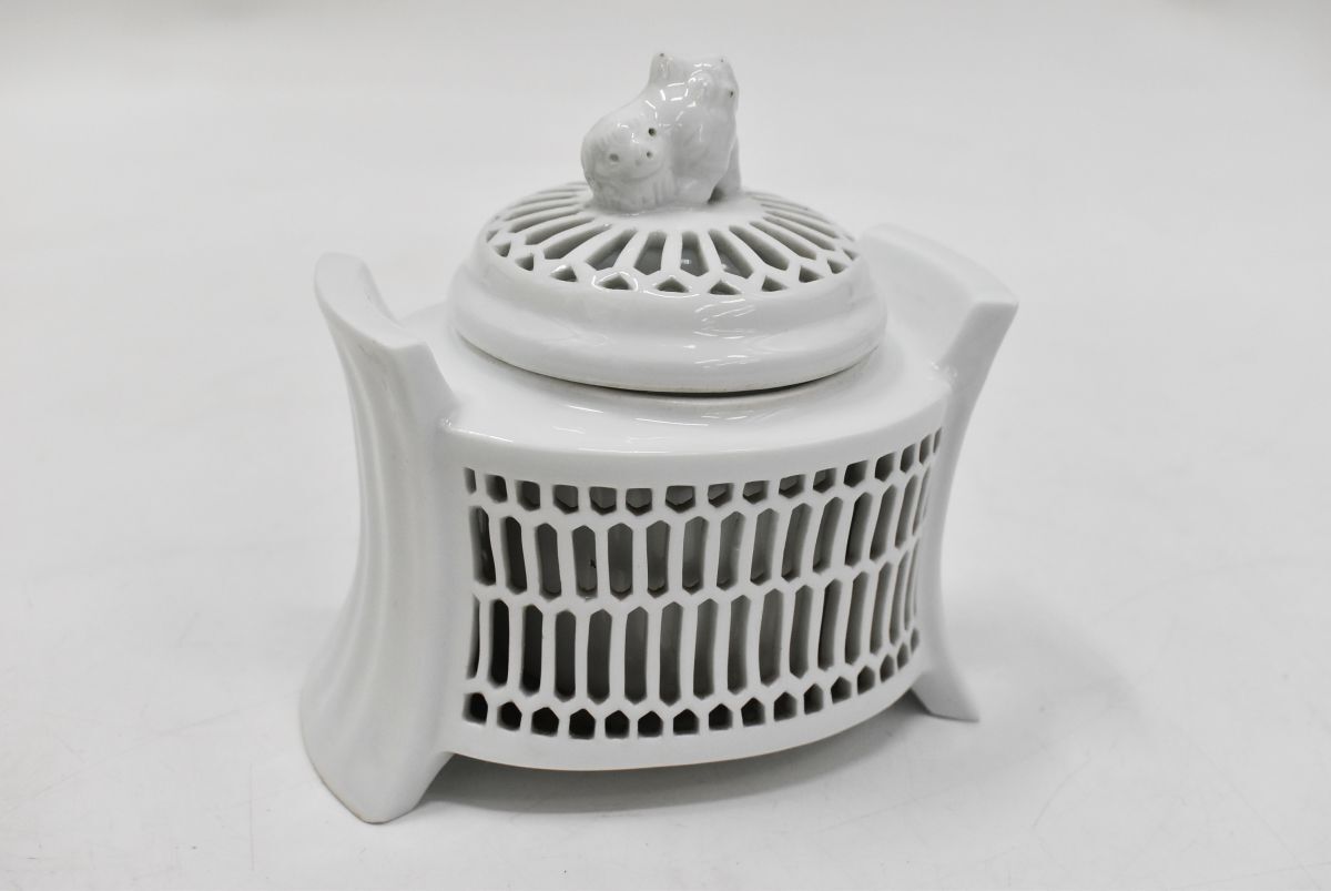 (1298S 1119T6)1円~ 平戸 三川内焼 玉泉 白磁 伝統透かし彫り香炉 透彫 香爐 香炉 獅子摘 獅子 陶器 お香拍卖