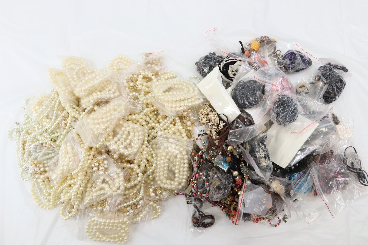 【総重量約6.8kg】フェイクパール ネックレス ブローチ ブレスレット 等 アクセサリー 真珠 イミテーション 大量まとめ 3550-Y拍卖