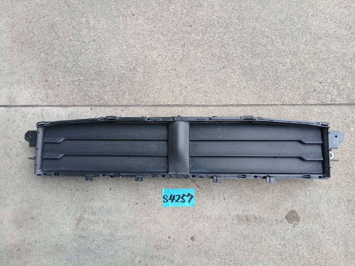 Porsche ポルシェ 95B マカン 純正 エアインテーク ラジエーターグリル グリルシャッター 95B121635J S4257拍卖