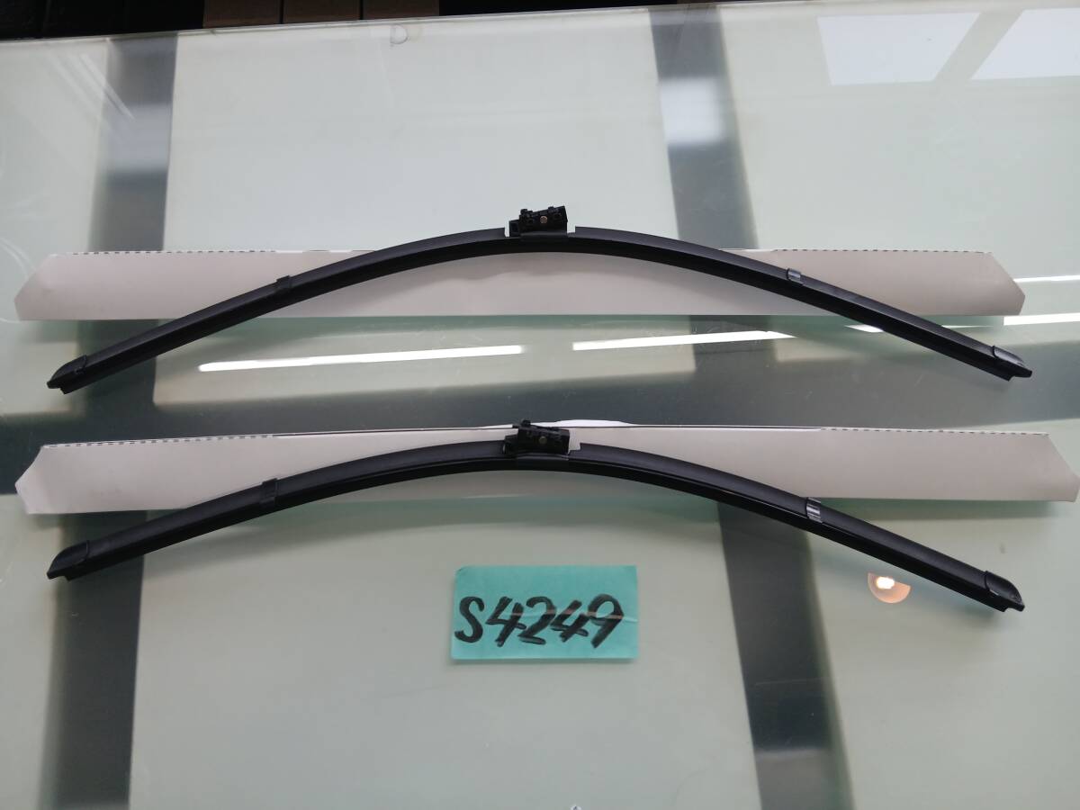 【未使用】MercedesBenz メルセデスベンツ Eクラス W213 S213 C238 A238 純正 ワイパーブレード 右ハンドル 左右 A2138205801 S4249拍卖