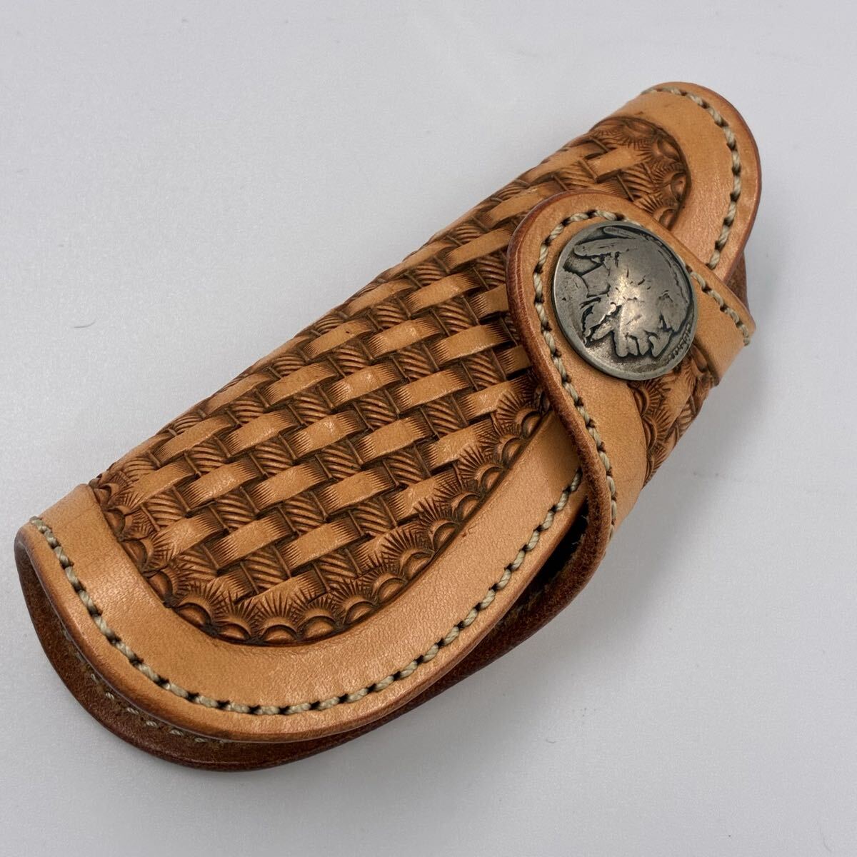 未使用級■KC,s ケーシーズ キーケース 4連 インディアン コンチョ カービング レザー ベージュ系拍卖