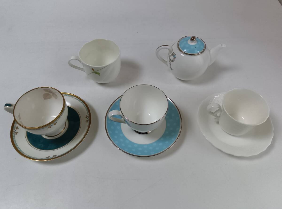 ナルミ カップアンドソーサー ×3 カップ ×1 ティーポット ×1 NARUMI カップ&ソーサー拍卖