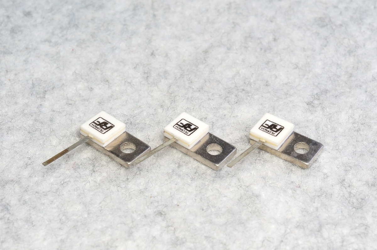特価 FLORIDA RF LABS フランジマウント 32-1113 50Ω 終端抵抗 3個1組 未使用長期保管品拍卖
