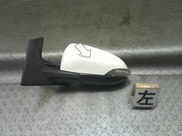 トヨタ(TOYOTA)※同梱不可※アクア NHP10 左サイドミラー 右ドアミラー カラー 040 品番 87940-52D50拍卖