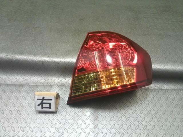 トヨタ(TOYOTA)※同梱不可※アリオン NZT240 右テールランプ 品番 81550-2B570拍卖