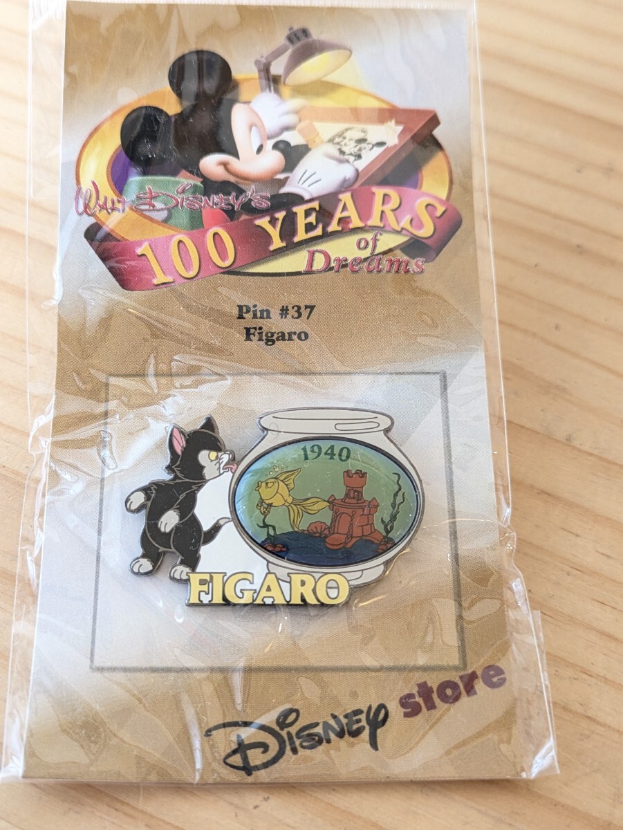 ■ 16【ディズニーストア 100 years of Dreams】ディズニー ピンバッジ 未使用品 ピノキオ フィガロ拍卖