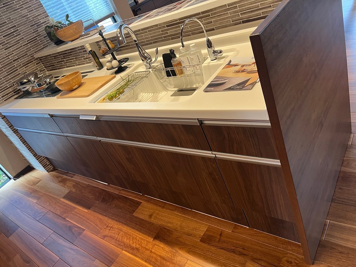 111903r5 展示未使用品 パナソニック システムキッチン バックキャビネット トリプルワイドIH 水栓 浄水器 レンジフード 直接引き取り限定拍卖