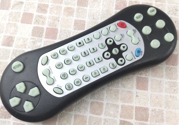 XTRONS ヘッドレストモニター リモコン 動作OK拍卖