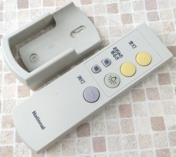 National 照明用リモコン HK9327 壁掛けフォルダ付 動作OK拍卖