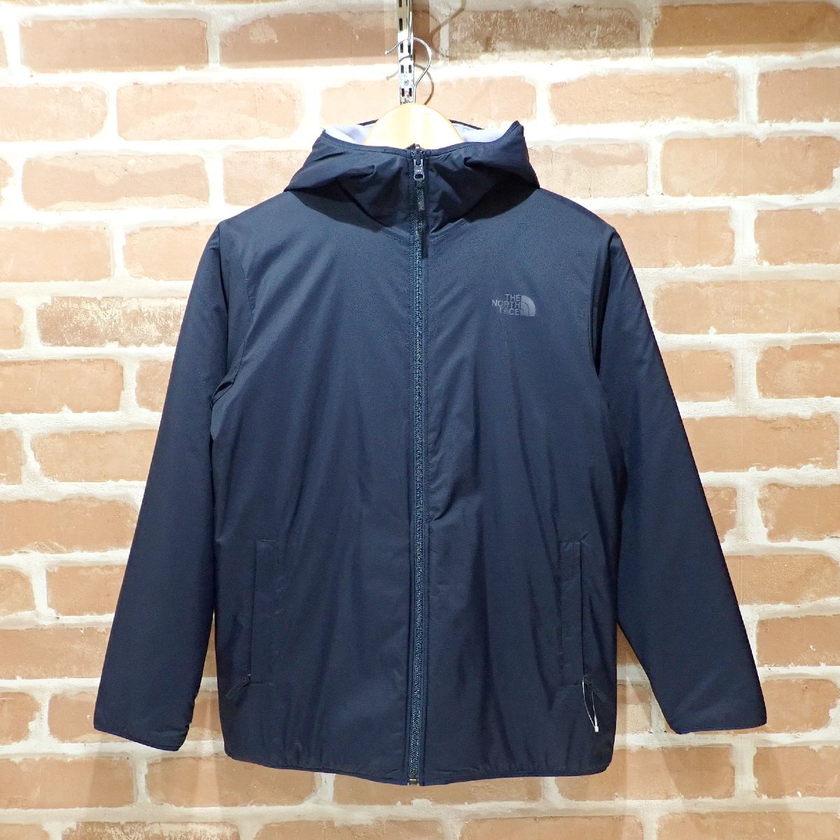B633 美品 THE NORTH FACE リバーシブルテックエアーフーディ NTW62289 アーバンネイビー×マウンテンブルー レディースM ノースフェイス拍卖