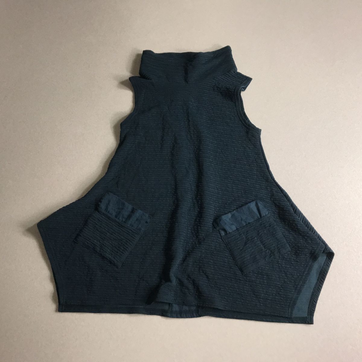 ☆ 100円スタート おしゃれデザイン ハイネック ニット セーター拍卖