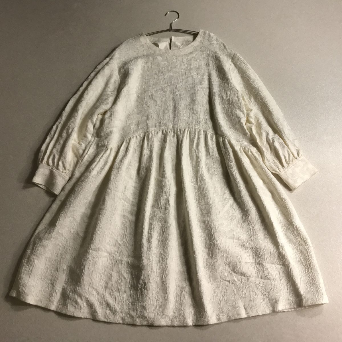 □ IEDIT フェリシモ 刺繍デザイン ワンピース 大きいサイズ 3L 横幅ゆったり 体型カバー拍卖