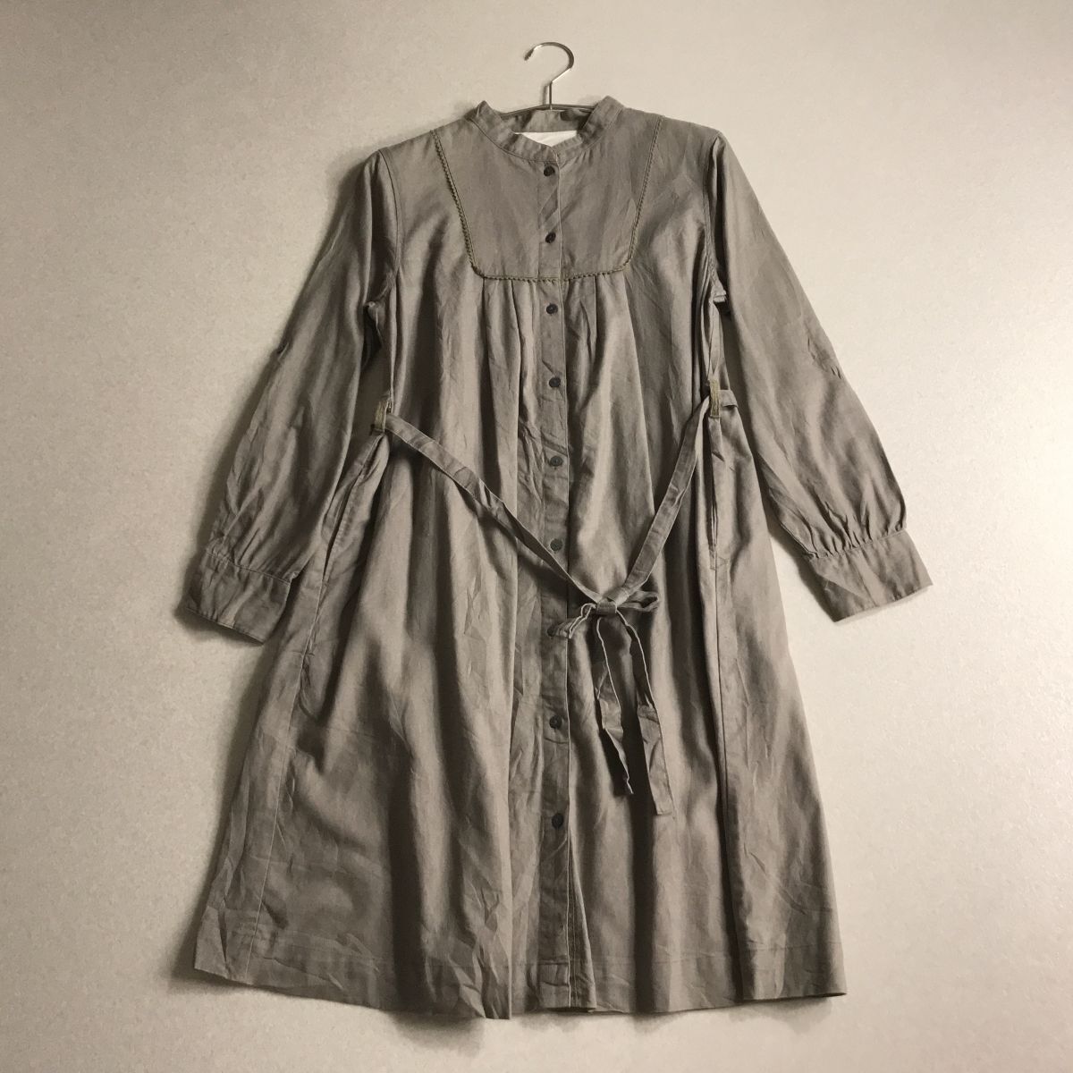 □ フェリシモ バンドカラー ベルト付き ワンピース拍卖