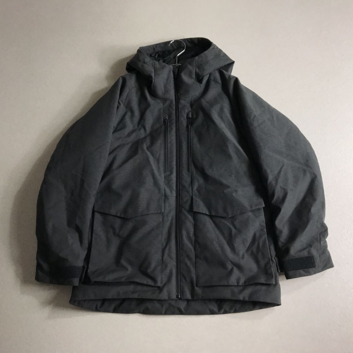 ◎ UNIQLO ハイブリッドダウンパーカー メンズサイズ 3Dカット ダウンジャケット ダークグレー 拍卖