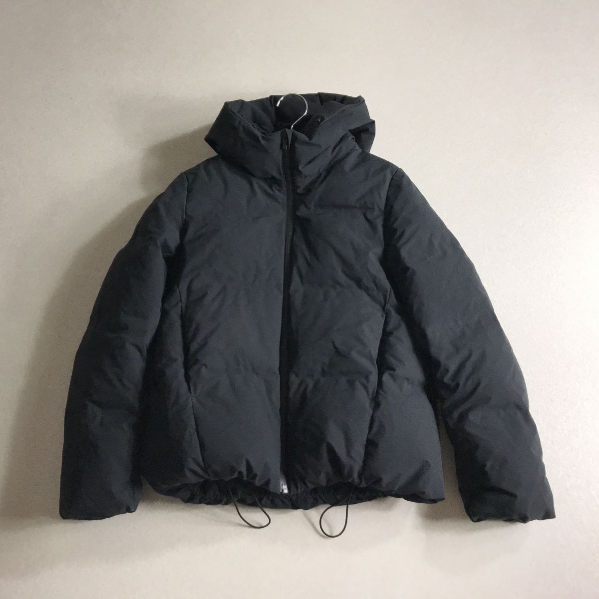 ◎ UNIQLO シームレス ダウンパーカー ダウンジャケット レディース 黒拍卖