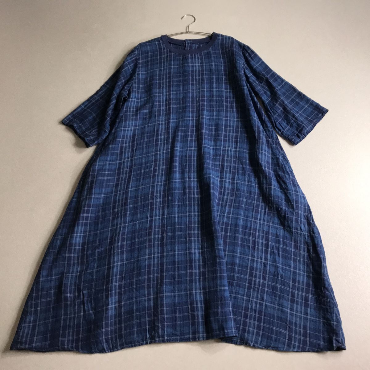 ○ tsukuru&Lin チェック リブ付き ワンピース 横幅ゆったり 体型カバー拍卖