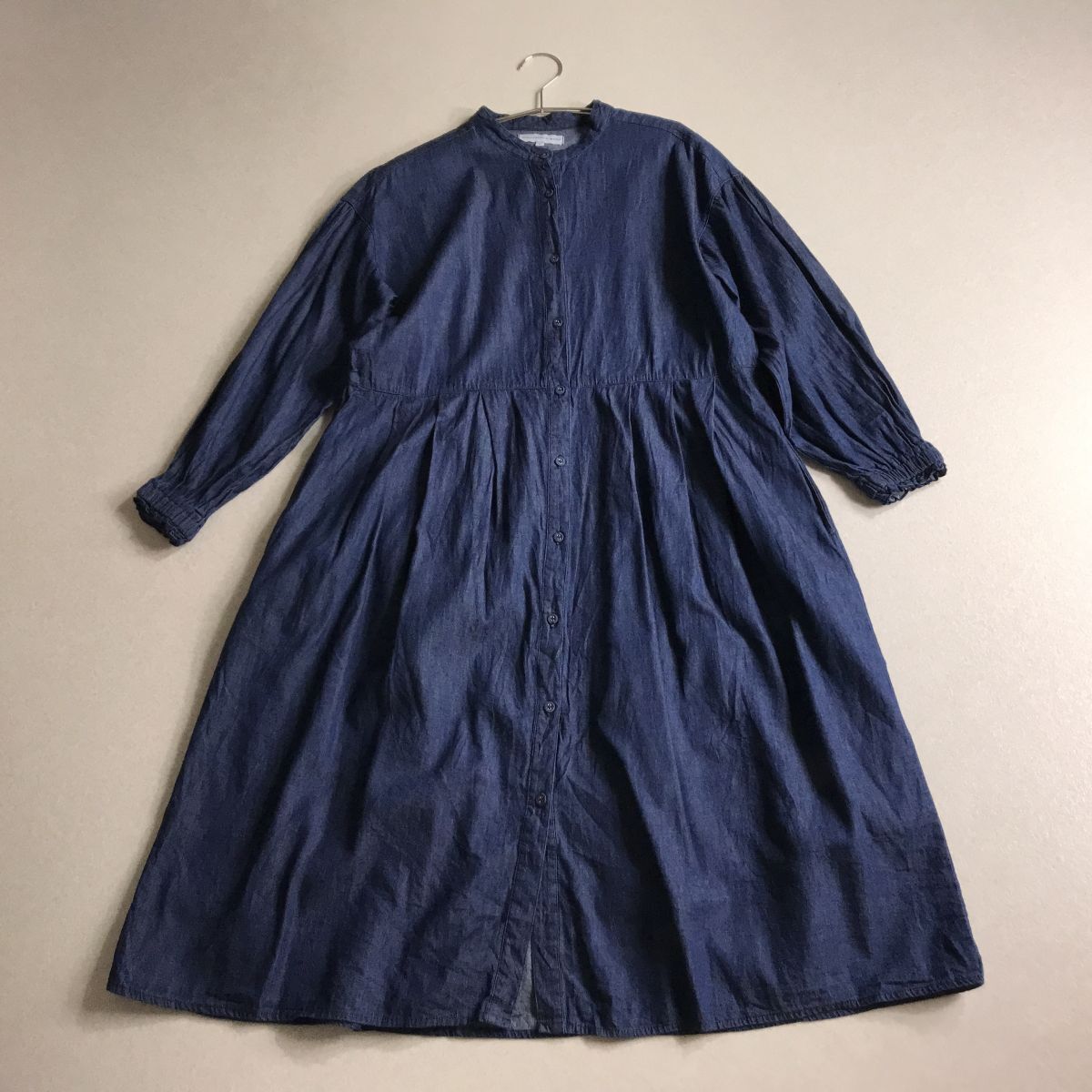 ○ season reason シーズンリーズン バンドカラー デニムライク ワンピース 横幅ゆったり 体型カバー拍卖