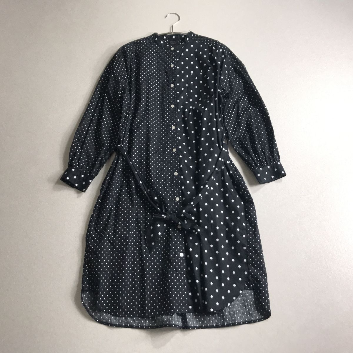 ☆ MIMI MEMETE おしゃれデザイン ドット 切り替え ベルト付き バンドカラー ワンピース 横幅ゆったり 体型カバー拍卖