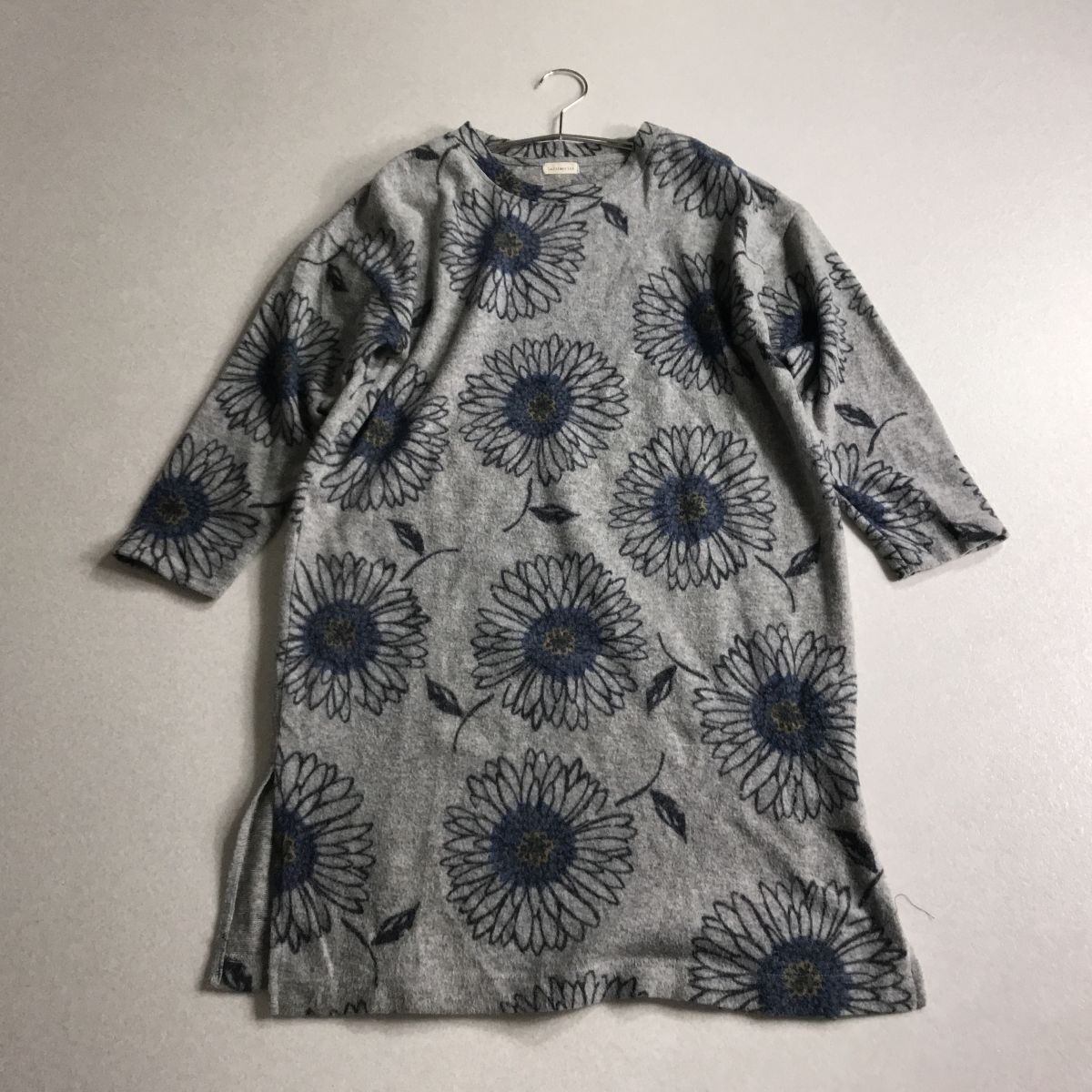 ☆ おしゃれデザイン 花柄 ニット ワンピース チュニック 横幅ゆったり 体型カバー拍卖