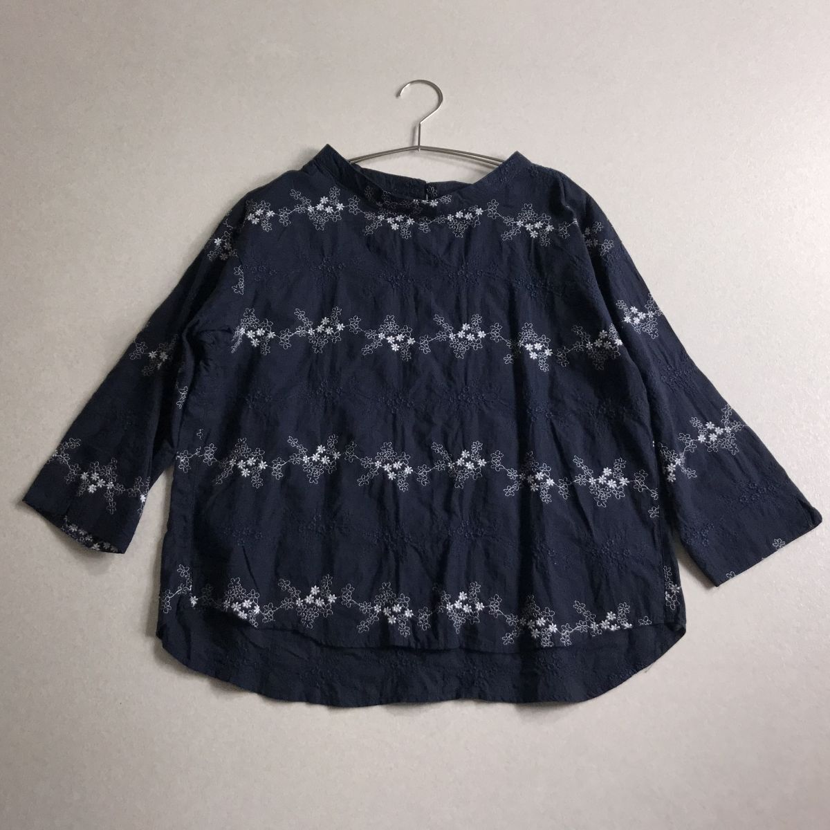 ♪ SUFFUSE 総刺繍 花柄 ブラウス 横幅ゆったり 体型カバー拍卖