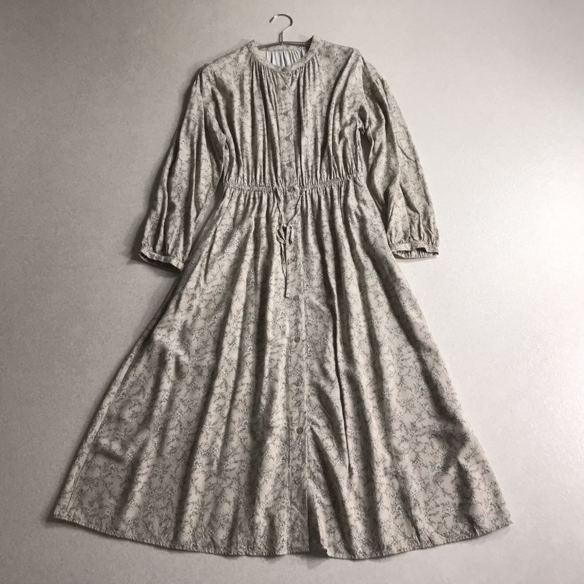 ☆ GLOBAL WORK バンドカラー レーヨン100 ギャザー 花柄 ワンピース 拍卖