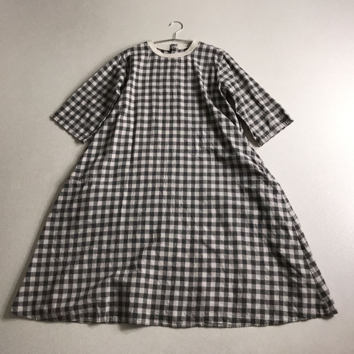 ☆ tsukuru&Lin リブ付き チェック ワンピース 横幅ゆったり 体型カバー拍卖