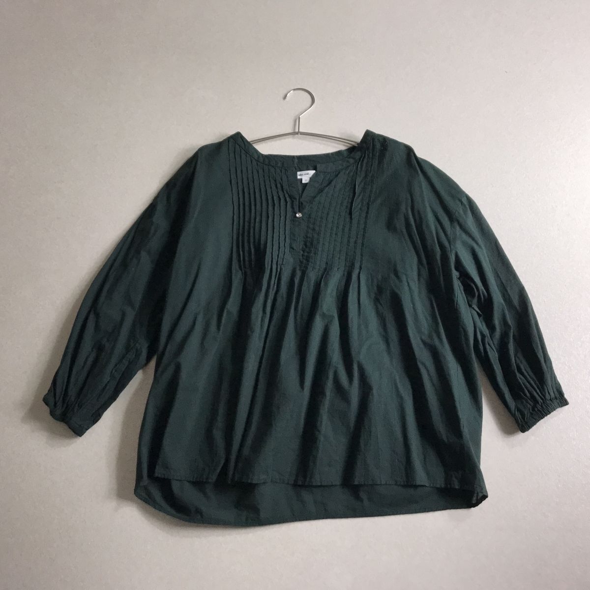 ♪ niko and... ニコアンド ピンタック ブラウス 横幅ゆったり 体型カバー拍卖