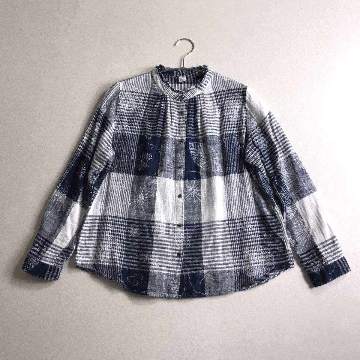 ♪ バンドカラー 襟フリル 花柄 チェック ブラウス拍卖