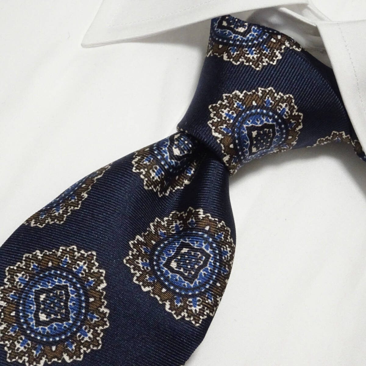 ◆FRANCO BASSI/フランコバッシ◆シックにダンディーを演出 ケルト模様 シルクネクタイ拍卖