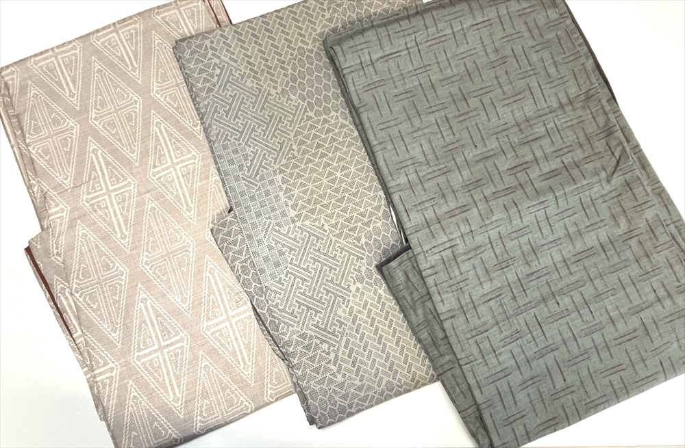 花とら●リサイクル着物 紬 3枚まとめて リメイク 素材 薄青緑 灰 モザイク風 白紫 ダイヤ 十字 251105拍卖