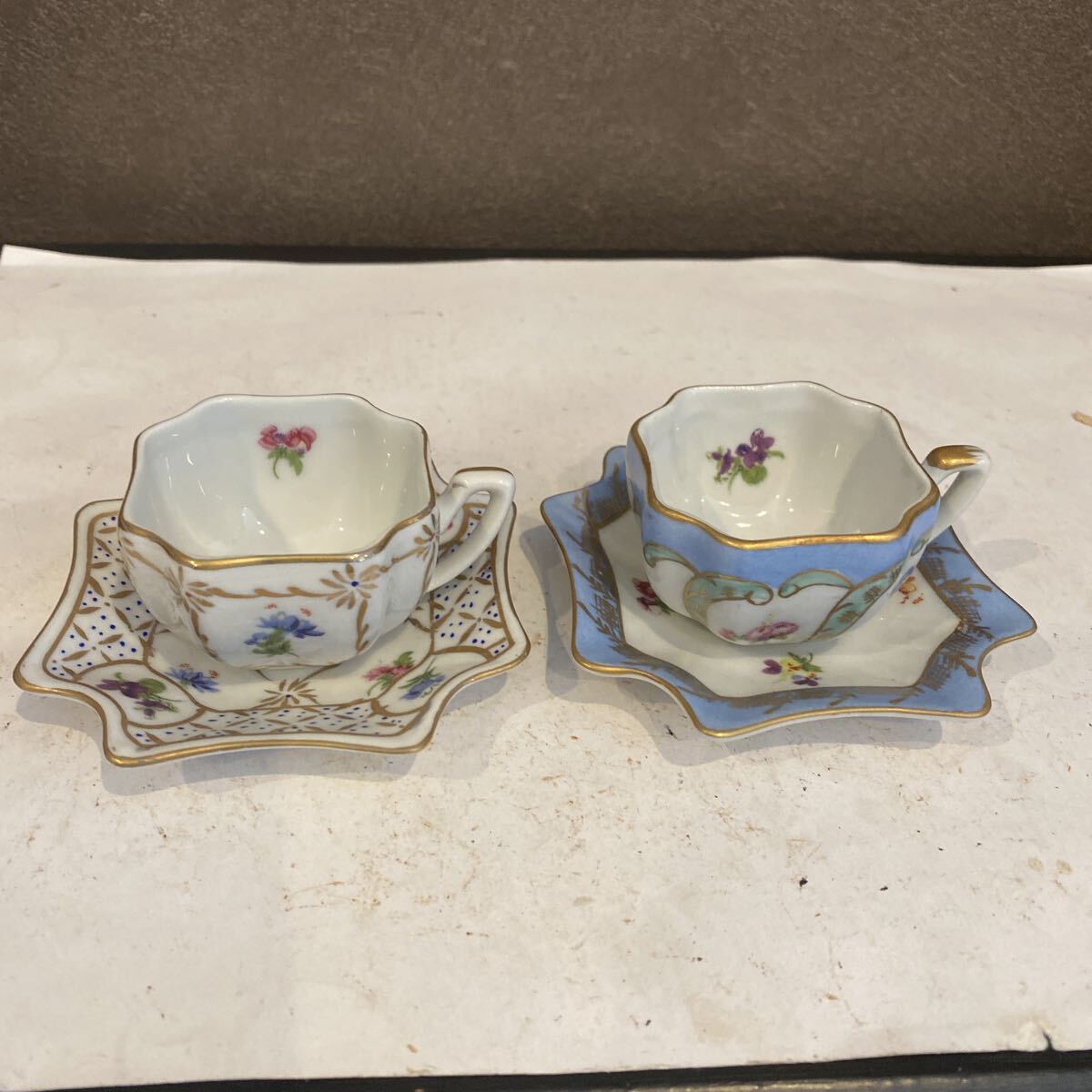 パリスロイヤル デミタスカップ&ソーサー 2客セット 花柄 金彩 アンティーク風拍卖