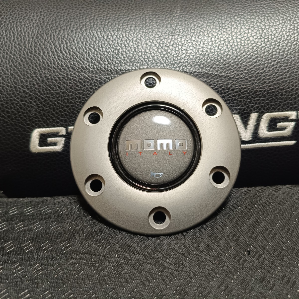 即決 正規品 MOMO モモ ホーンボタン & ホーンリング 廃番品 送料無料拍卖