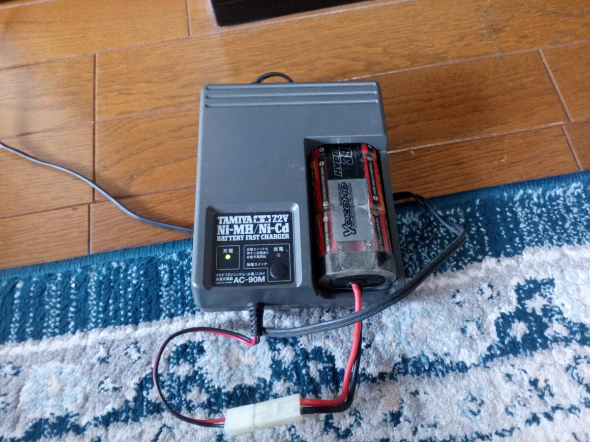タミヤ製AC-90M急速充電器+ヨコモ製ニッケル水素バッテリー3900おまけ付き拍卖