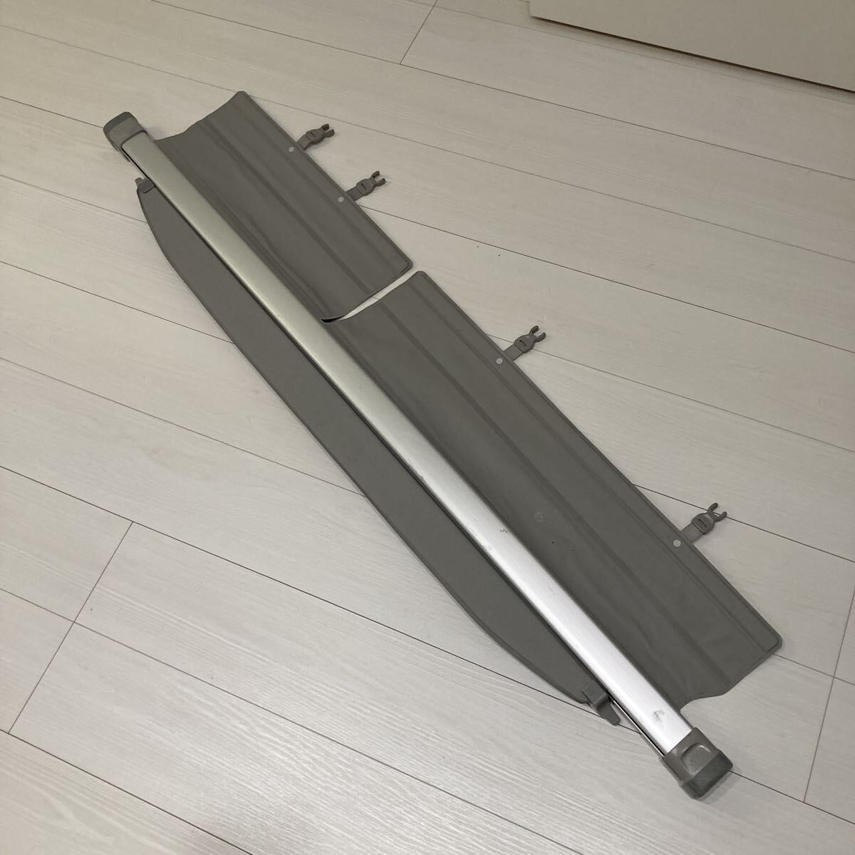 トヨタ純正 プリウスα トノカバー拍卖