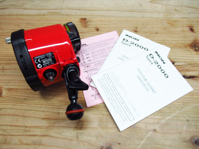 点灯確認済み INON イノン D-2000 Type4 水中ストロボ ダイビング用品 管理7k1114B-I06拍卖