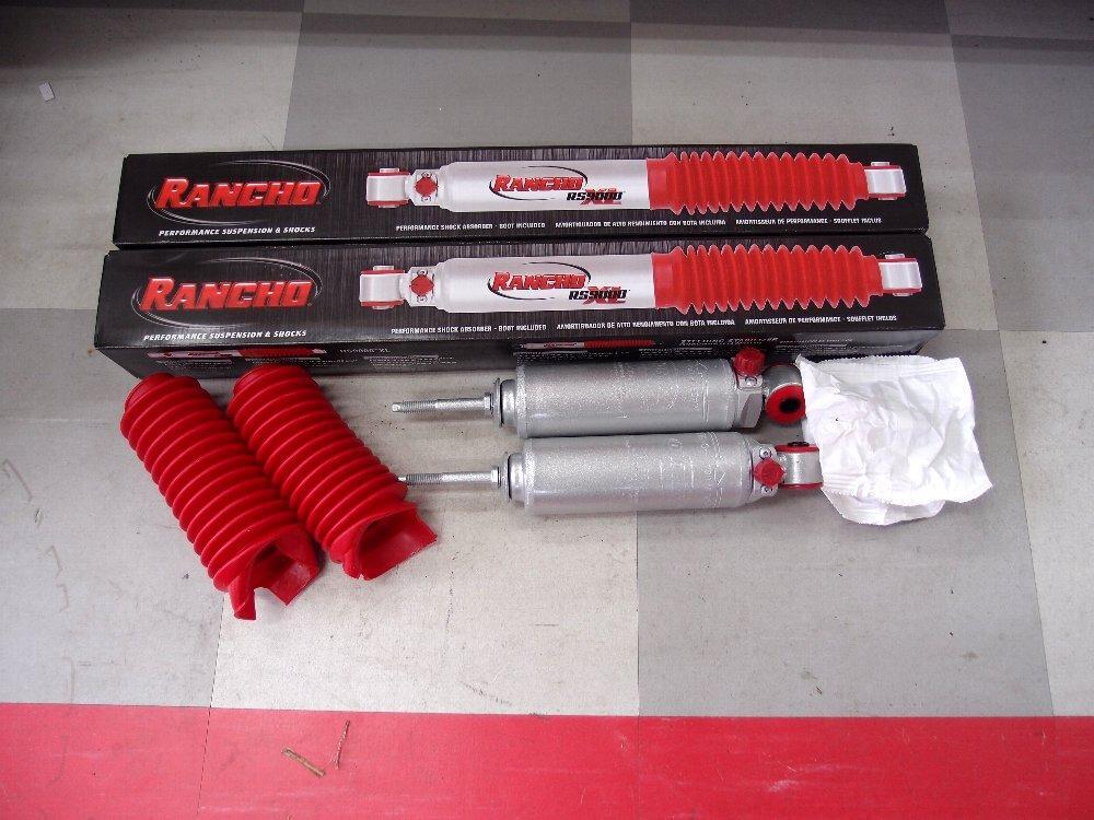 送料無料 キャラバンE26 NV350 ローダウンフロント ショック9000拍卖