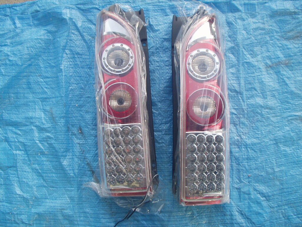ハイエース200系 テールライト クロームボディ拍卖
