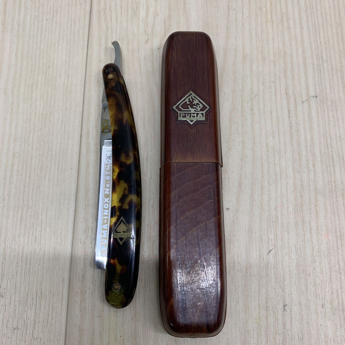 N947 FN-251031-266 ゾーリンゲン PUMA プーマ 西洋剃刀 ストレートレザーカミソリ PUMA-INOX No. 63 6/8 理容道具 剃刀 カミソリ 拍卖