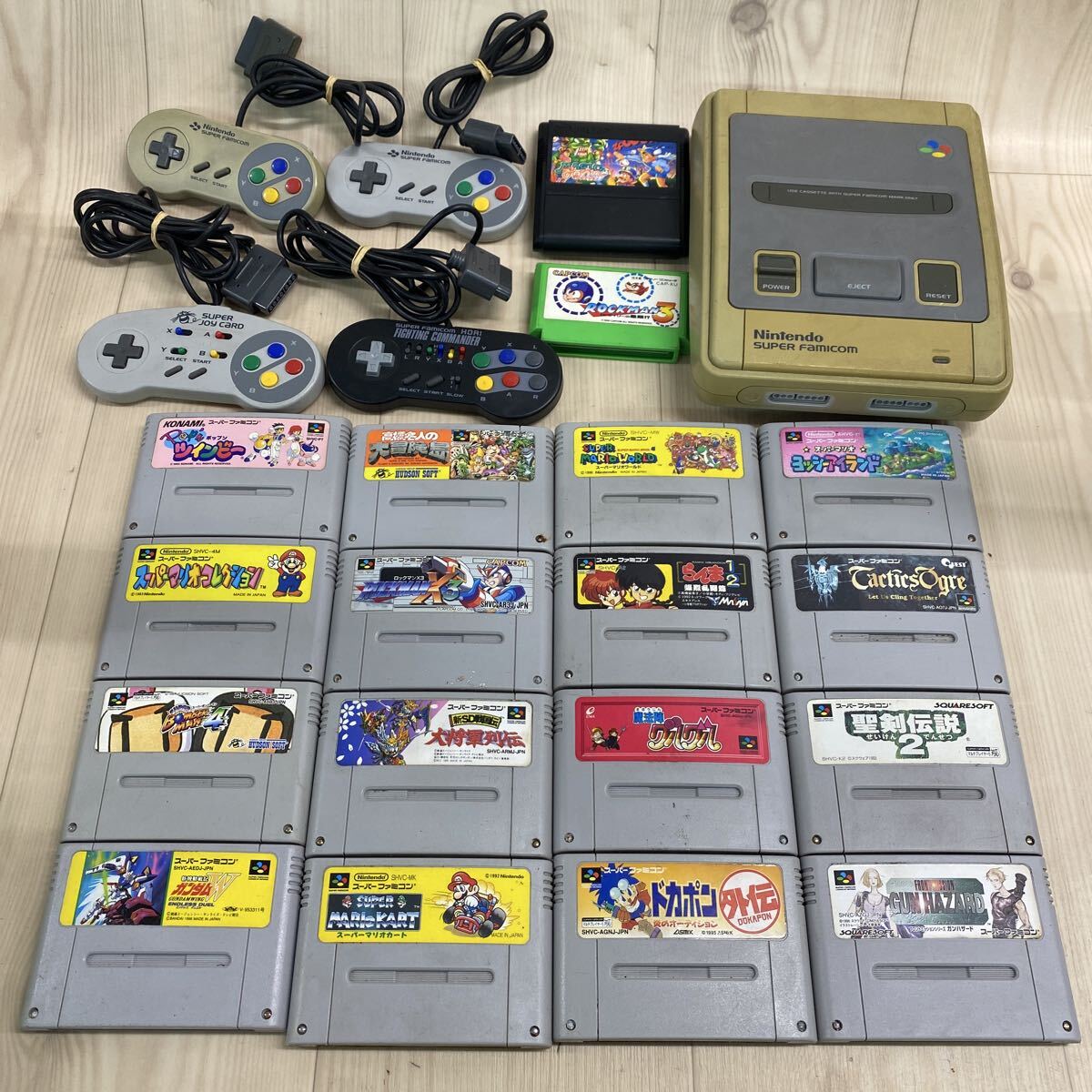 D32 FN-251031-268 Nintendo ニンテンドー SHVC-002 スーパーファミコン コントローラー4点 ソフト18点 HORI FIGHTING COMMANDER まとめ拍卖