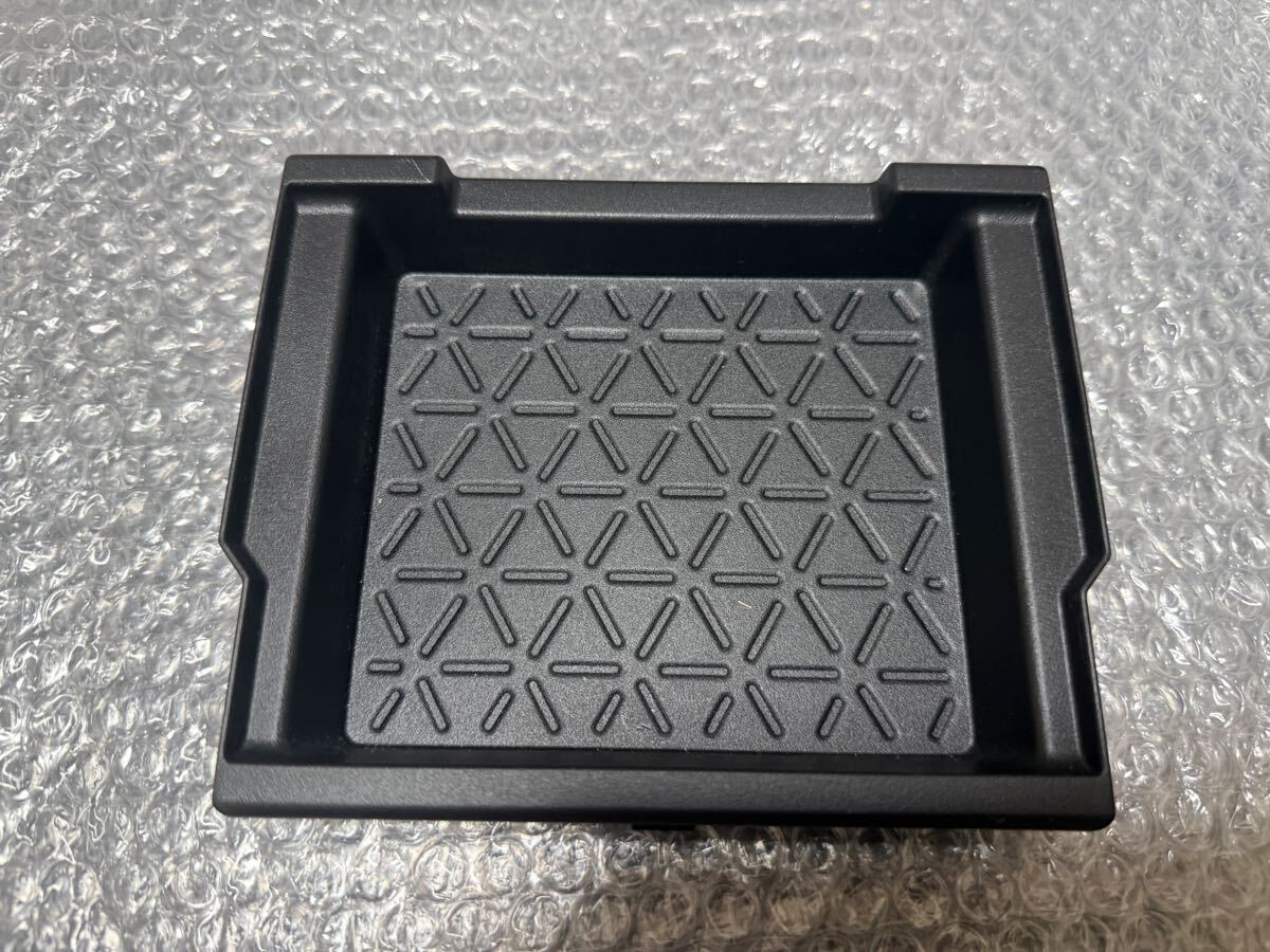 トヨタ純正品 TOYOTA トヨタ コンソールトレイ コンソールボックス ポケット RAV4拍卖