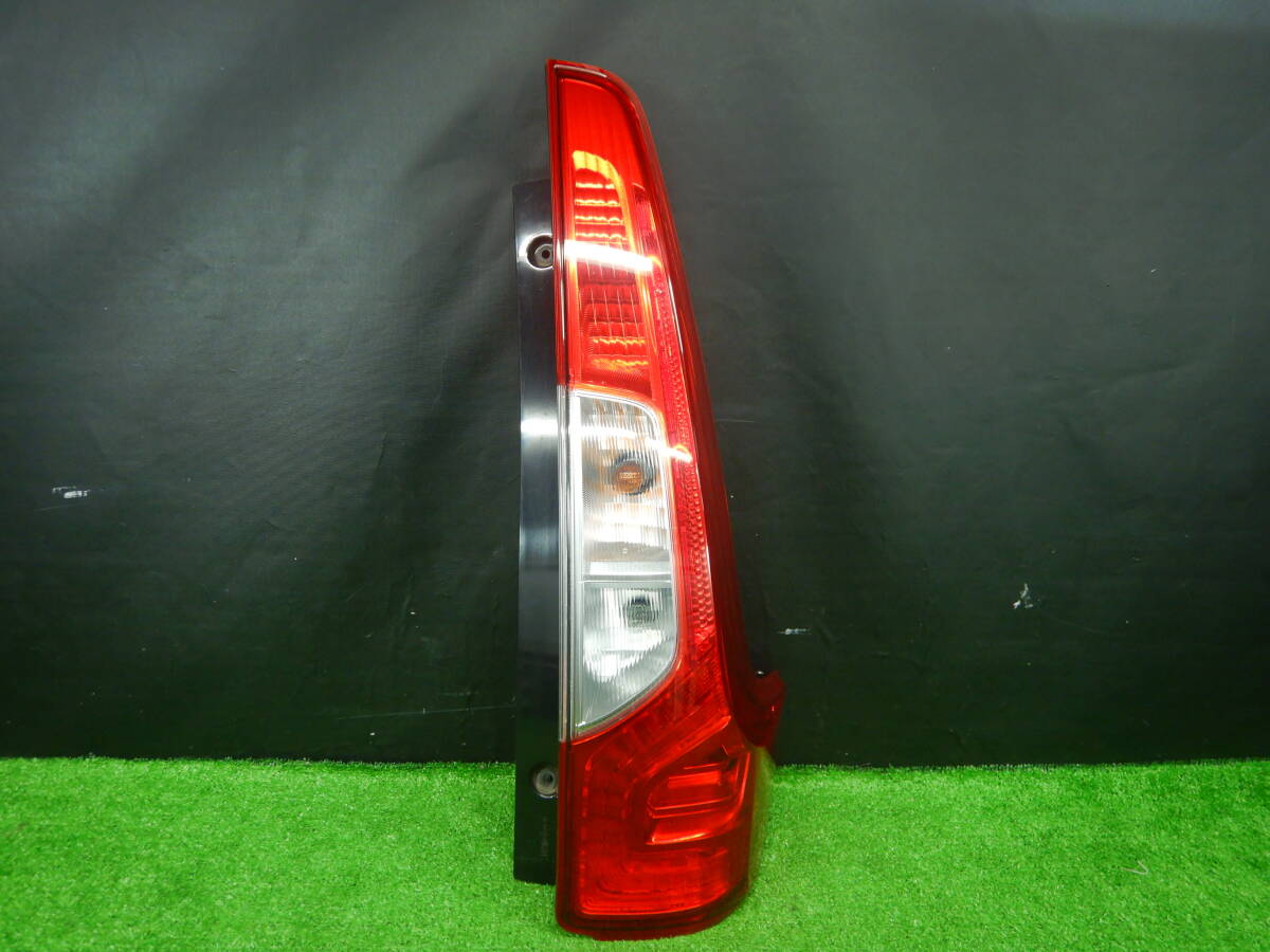 17B】eKワゴン B11W 右テールランプ 8330B050 イチコ D176 LED ブレーキランプ 【送料記載】【510220】拍卖