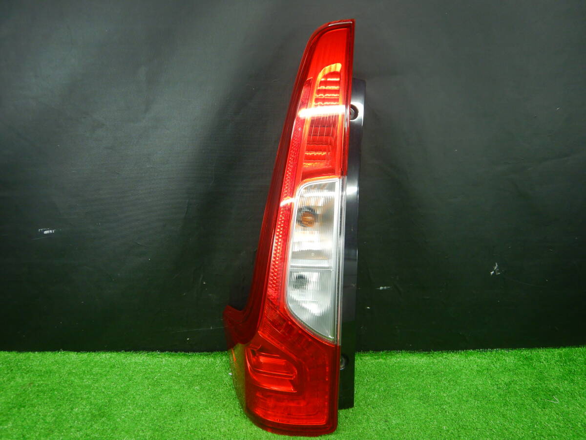 17B】eKワゴン B11W 左テールランプ 8330B049 イチコ D176 LED ブレーキランプ 【送料記載】【510220】拍卖