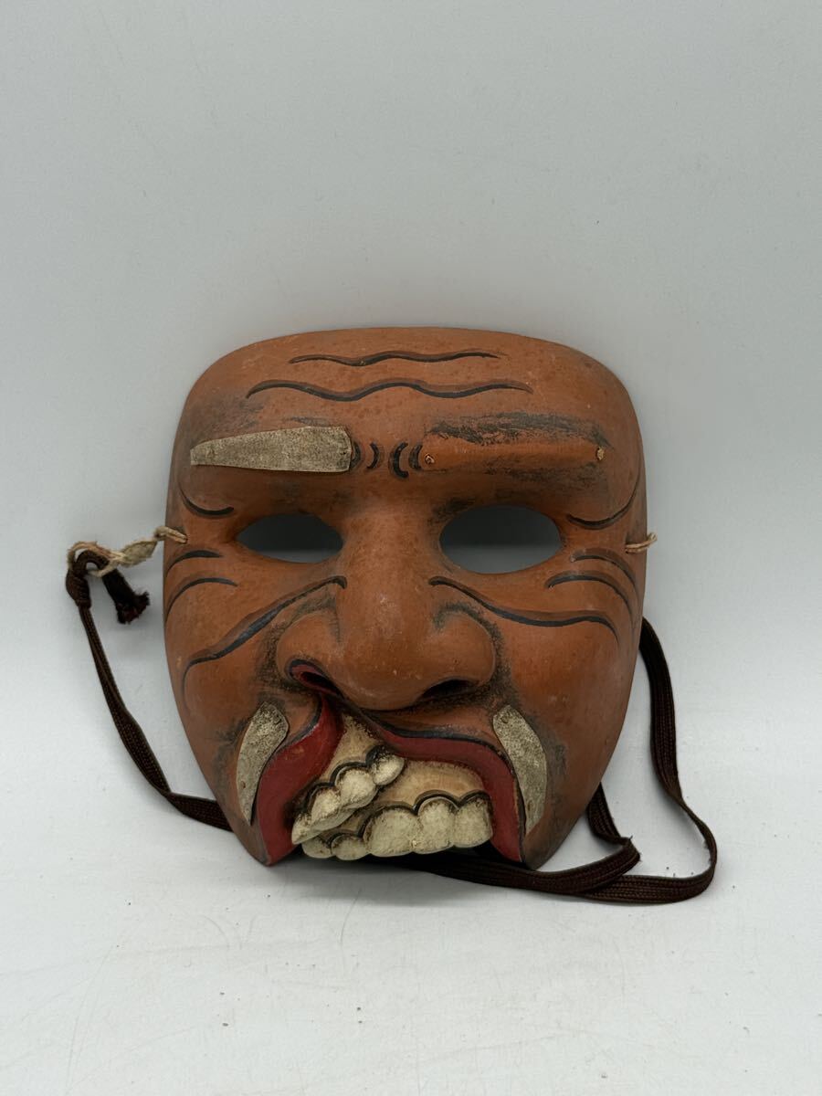 No.157 木彫り 仮面 面具 伝統面 赤塗 面 白牙 古民芸 民族仮面 彫刻 アンティーク お面 能面 木彫 アンティーク 神楽面 壁掛け 小面 拍卖