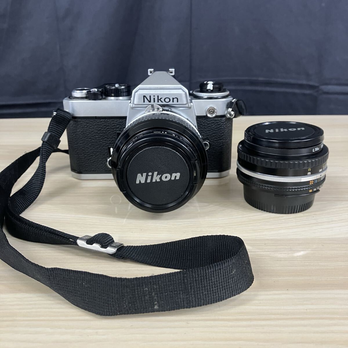 ●【売り切り】Nikon ニコン 一眼レフフィルムカメラ FE 3848520 レンズセット NIKKOR 50mm 1:1.8 1:1.4 当時物拍卖