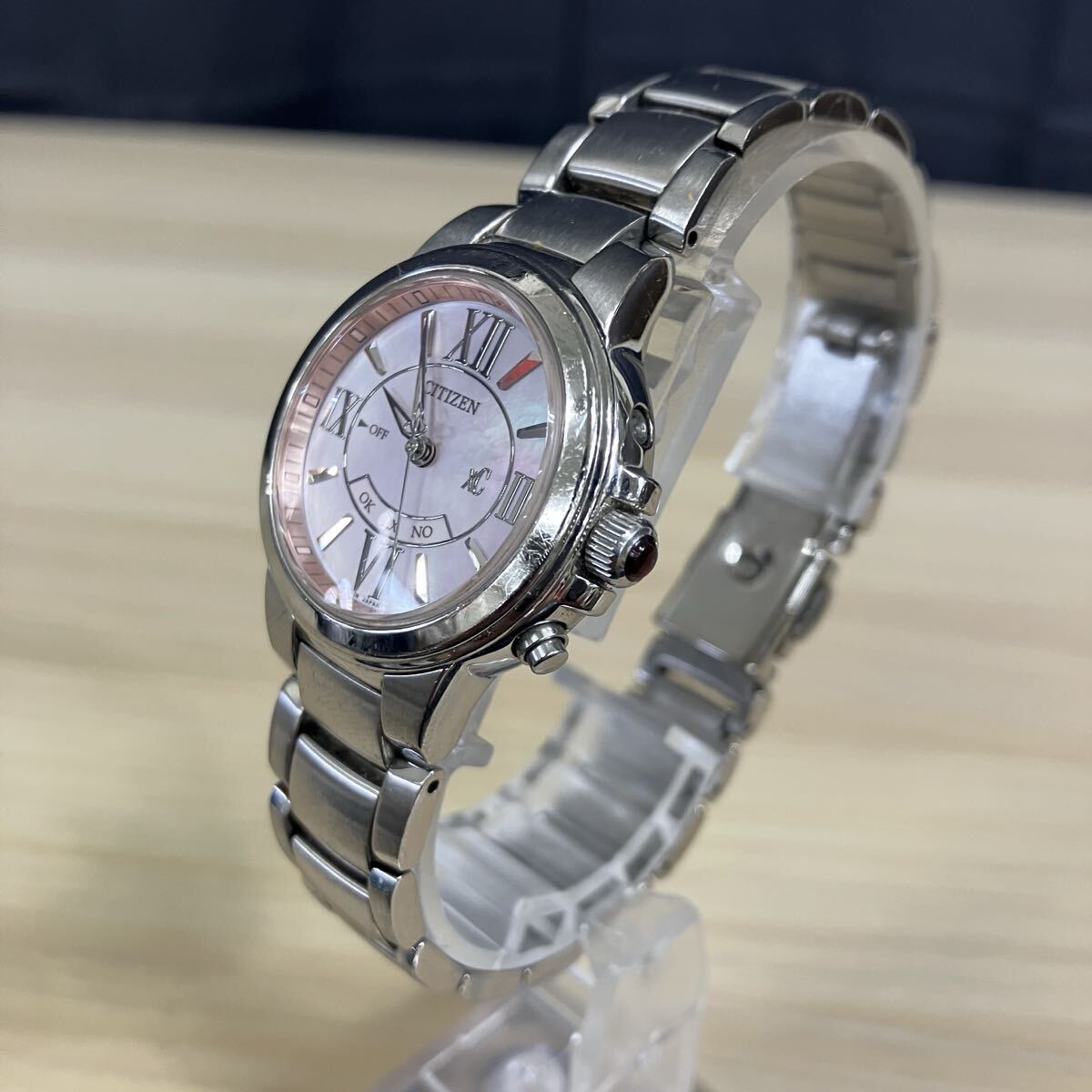 ●【売り切り】 CITIZEN シチズン xC クロスシー エコドライブ 電波ソーラー腕時計 レディース H335-T012302 ピンクシェル文字盤 現状品拍卖
