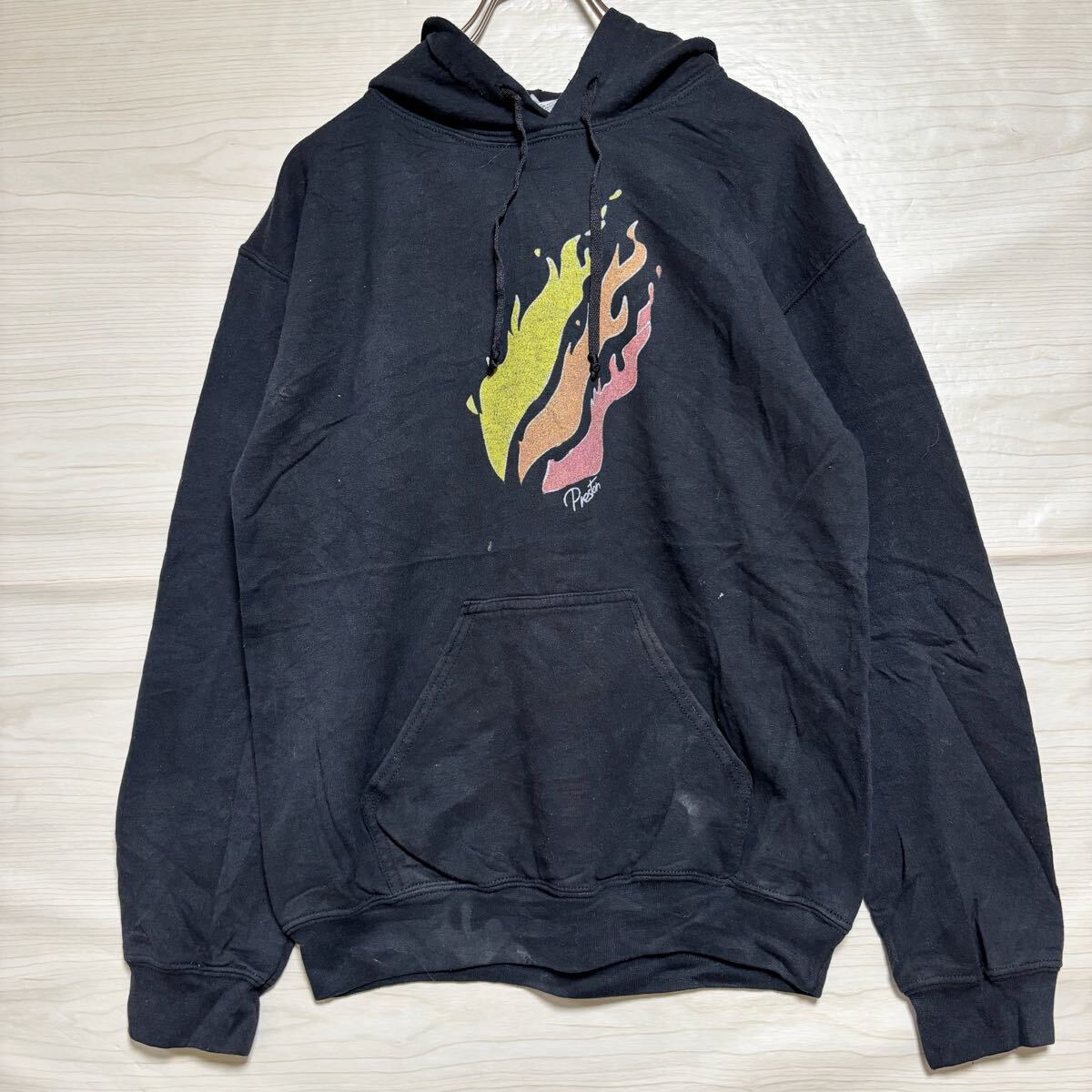 US古着 GILDAN ギルダン プルオーバーパーカー フーディー スウェット プリントデザイン サイズS ブラック コットン メンズ トップス(40)拍卖