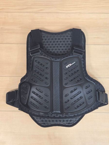 美品☆POI DESIGNS(ピーオーアイデザイン) ボディプロテクター バイク用品or自転車 上半身 01 ブラック ブラック☆♪♪♪拍卖